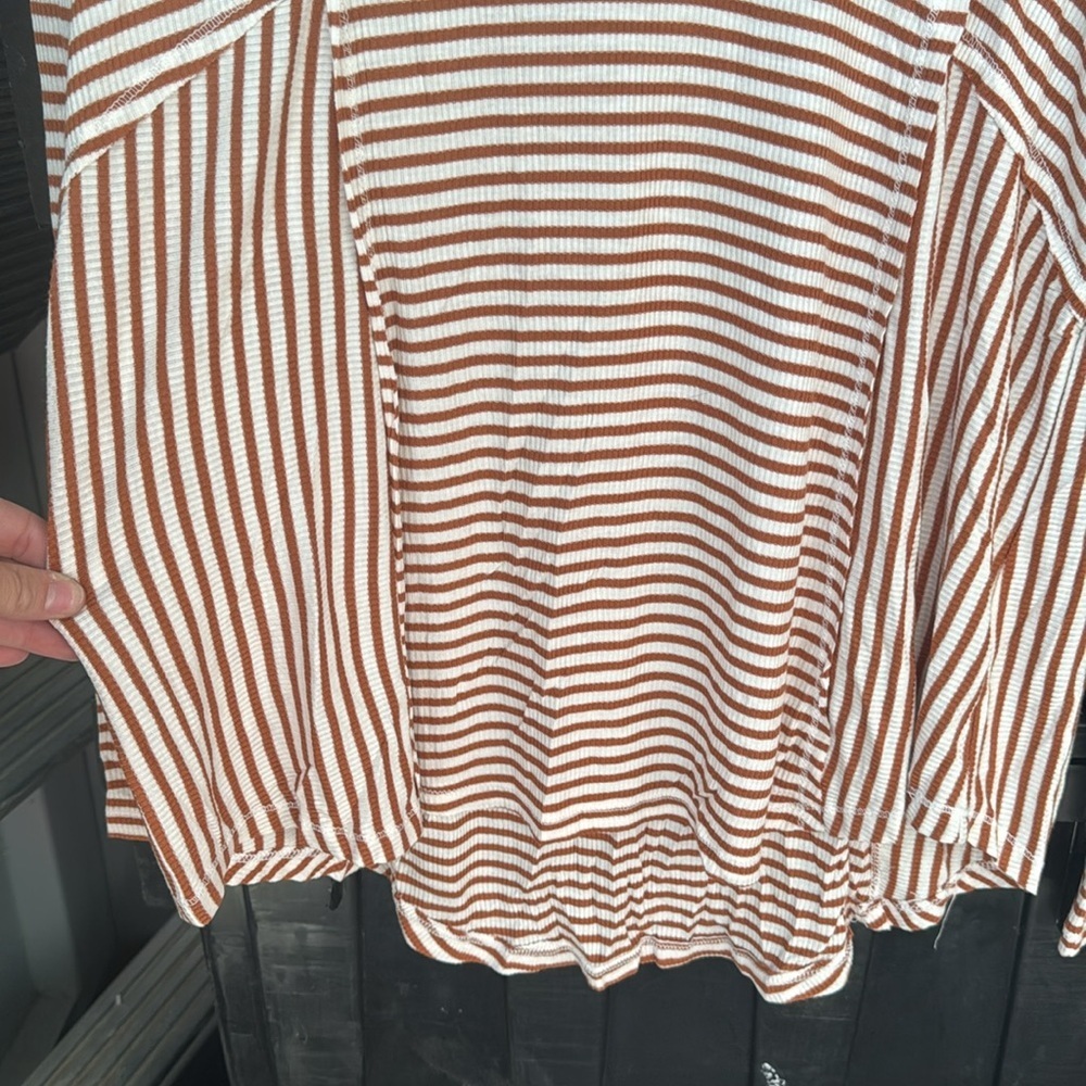 Daytrip stripe top - Picture 2 of 5